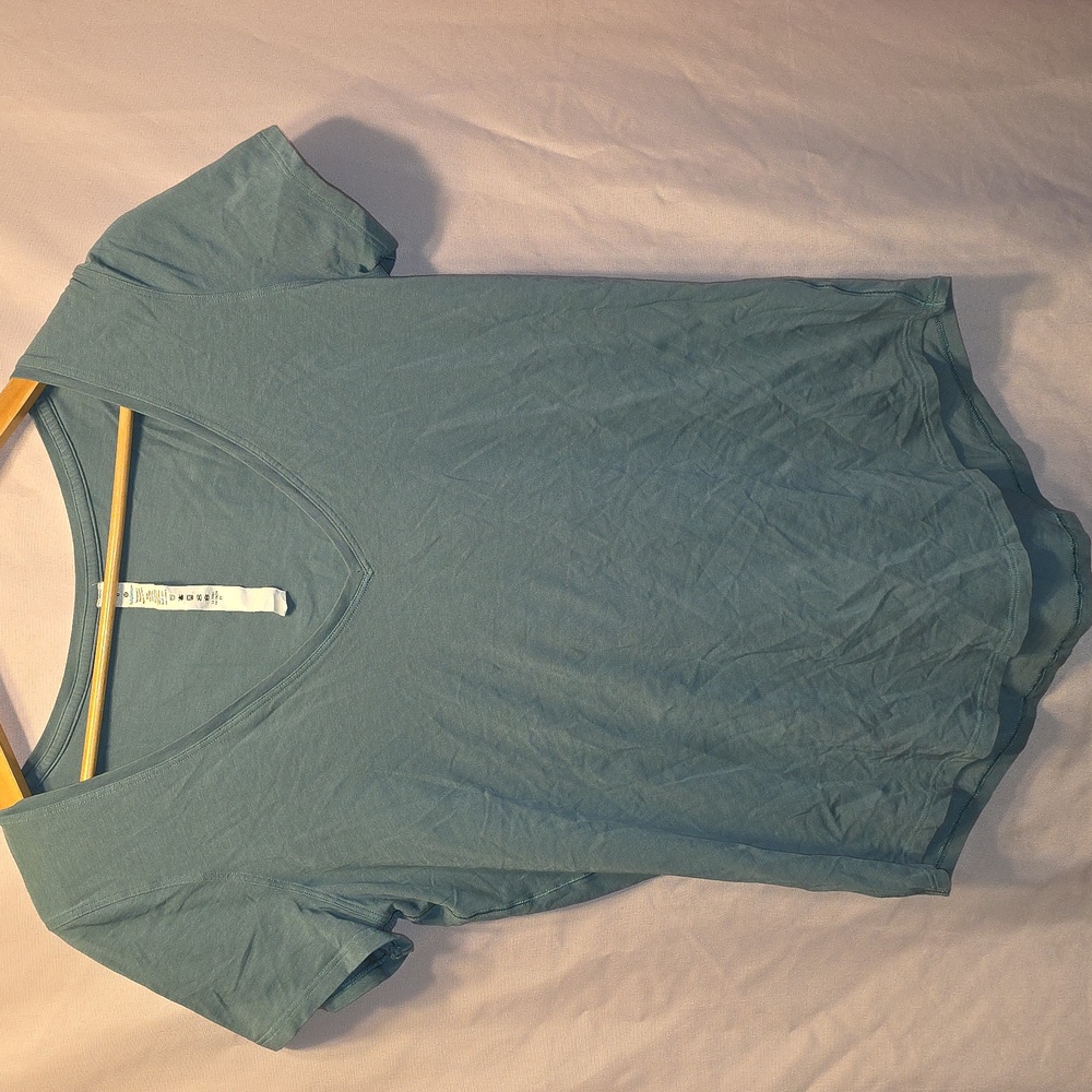 Lululemon Blue Short Sleeve Tee Womens Size 6 (Candice #15)